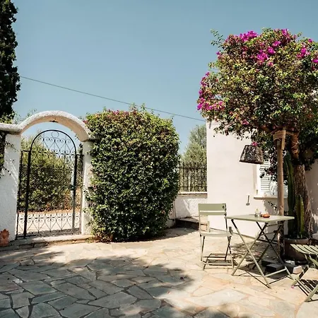 Vila Magkani *